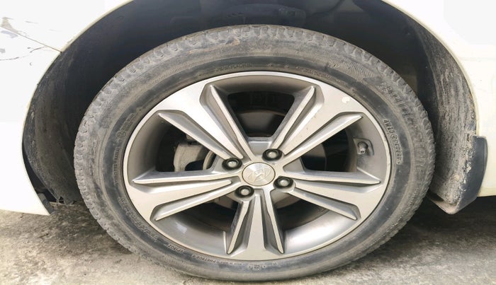 2017 Hyundai Verna 1.6 VTVT SX O, Petrol, Manual, 44,161 km, tyre