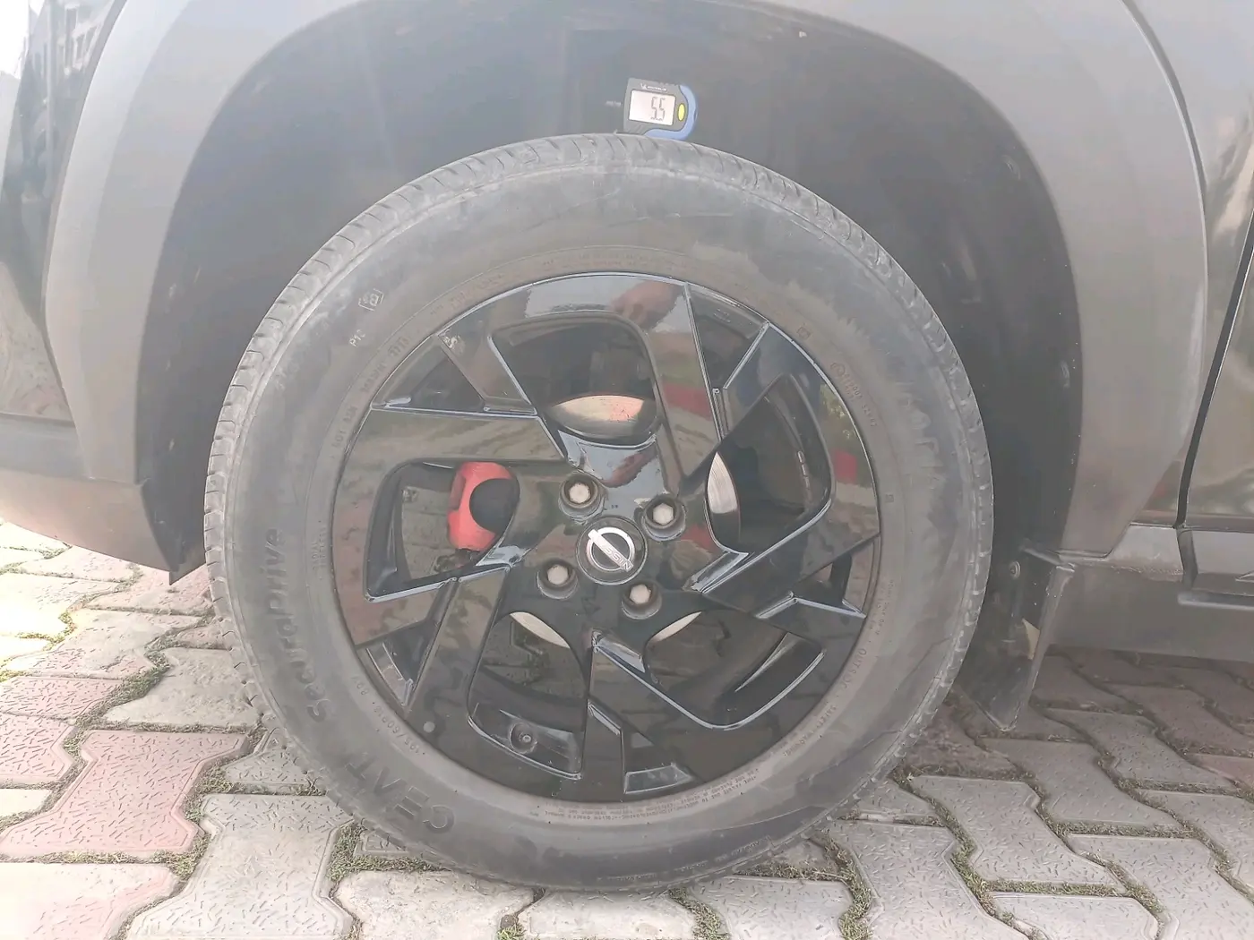2023 Nissan MAGNITE Kuro Edition 1.0  MT , Petrol, Manual, 26,716 km, tyre