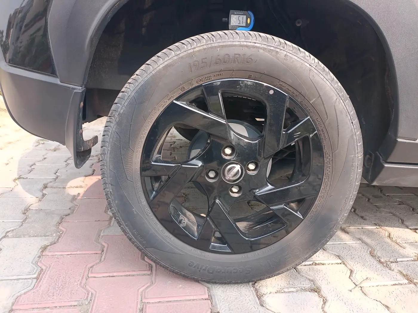 2023 Nissan MAGNITE Kuro Edition 1.0  MT , Petrol, Manual, 26,716 km, tyre
