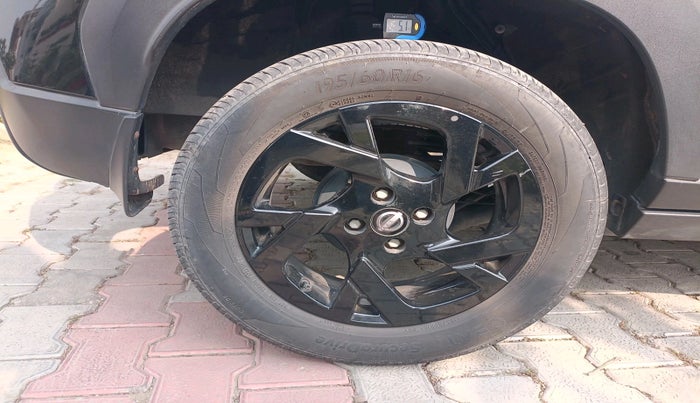 2023 Nissan MAGNITE Kuro Edition 1.0  MT , Petrol, Manual, 26,716 km, tyre