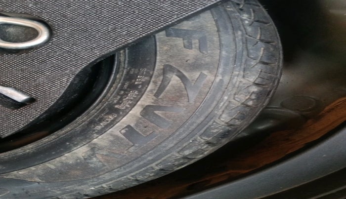 2015 Honda Jazz 1.5L I-DTEC SV, Diesel, Manual, 93,853 km, tyre