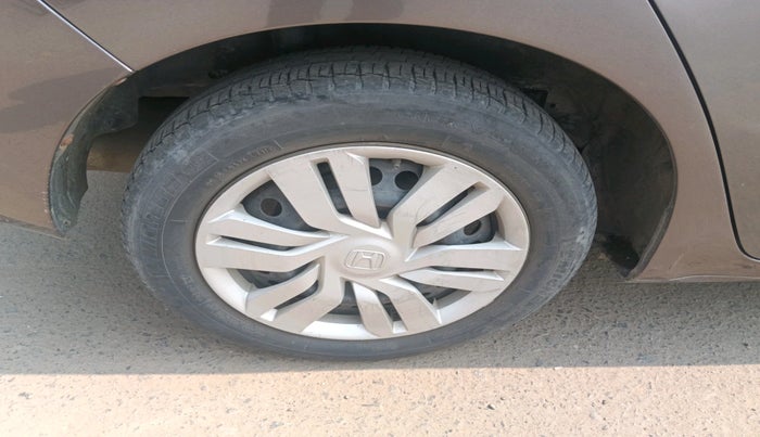 2015 Honda Jazz 1.5L I-DTEC SV, Diesel, Manual, 93,853 km, tyre