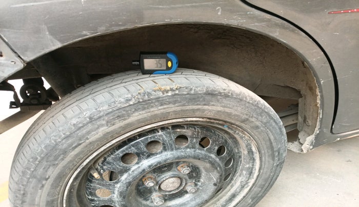 2011 Maruti Wagon R 1.0 VXI, Petrol, Manual, 1,60,663 km, tyre