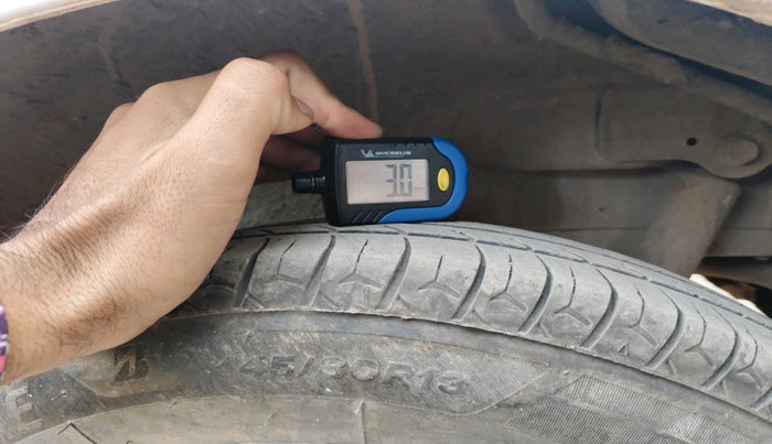 2013 Maruti Wagon R 1.0 LXI, Petrol, Manual, 83,338 km, tyre