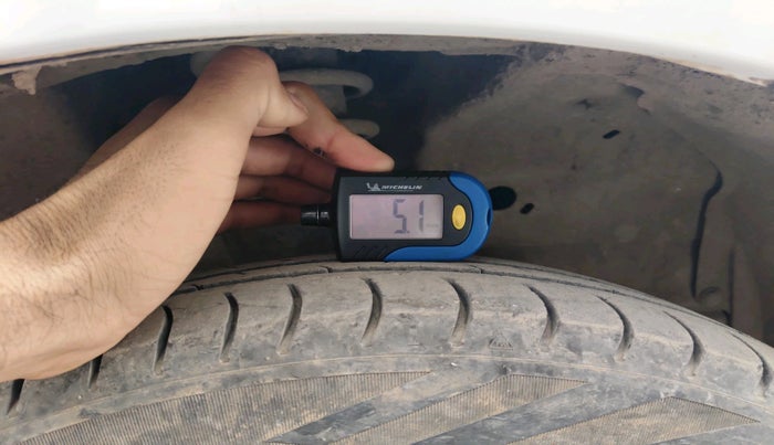 2013 Maruti Wagon R 1.0 LXI, Petrol, Manual, 83,338 km, tyre