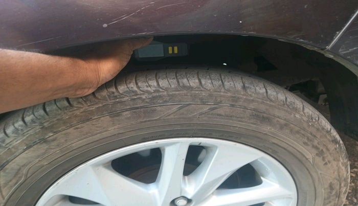 2018 Toyota Innova Crysta 2.4 G 8 STR, Diesel, Manual, 1,78,221 km, tyre