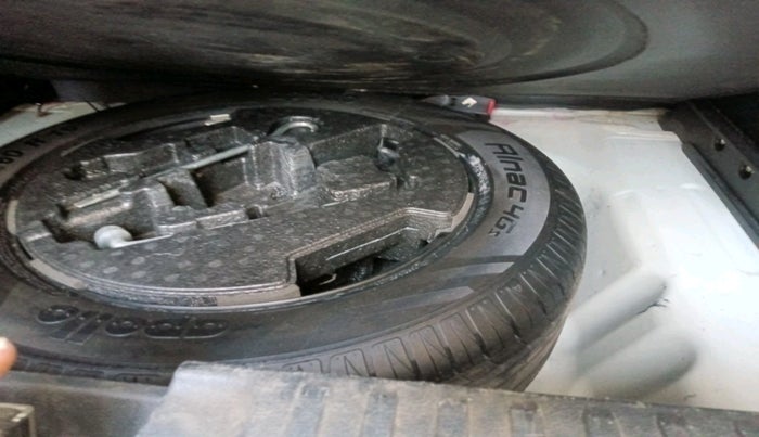 2021 Toyota URBAN CRUISER PREMIUM GRADE MT, Petrol, Manual, 32,633 km, tyre