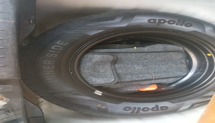 2021 Hyundai VENUE SX 1.5 CRDI, Diesel, Manual, 65,866 km, tyre