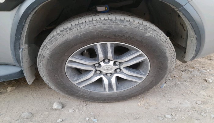 2017 Toyota Fortuner 2.8 4X2 MT, Diesel, Manual, 1,11,744 km, tyre