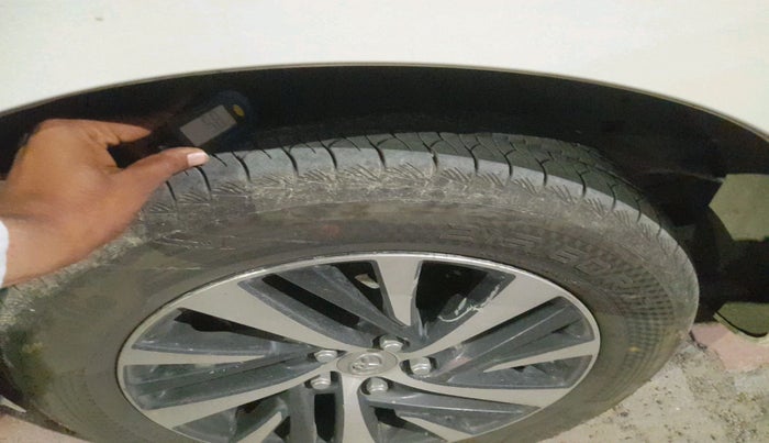 2021 Toyota Innova Crysta 2.4 ZX AT 7 STR, Diesel, Automatic, 1,57,512 km, tyre