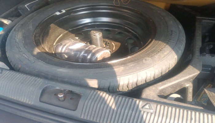 2011 Skoda Yeti ELEGANCE 2.0 TDI CR 4X4, Diesel, Manual, 1,15,980 km, tyre