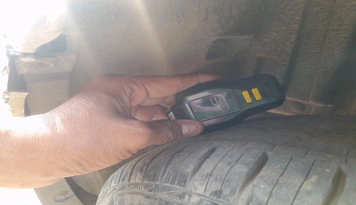 2014 Maruti Swift Dzire VDI, Diesel, Manual, 1,93,896 km, tyre