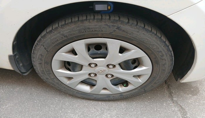 2016 Hyundai Grand i10 1.2 SPORTZ PRIME EDITION VTVT, Petrol, Manual, 32,557 km, tyre