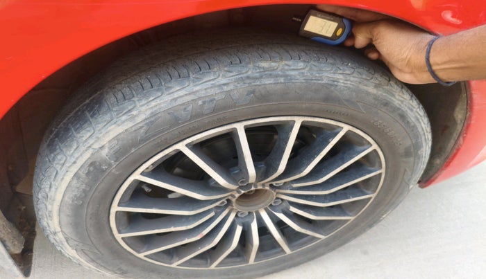 2017 Volkswagen Polo HIGHLINE1.2L, Petrol, Manual, 39,426 km, tyre