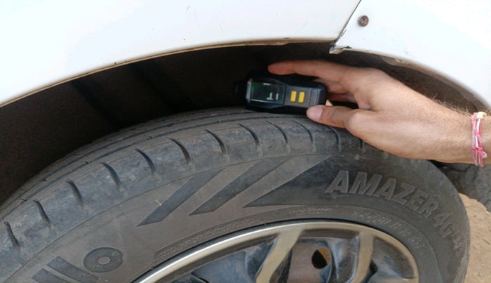 2014 Maruti Swift Dzire VDI, Diesel, Manual, 1,04,375 km, tyre