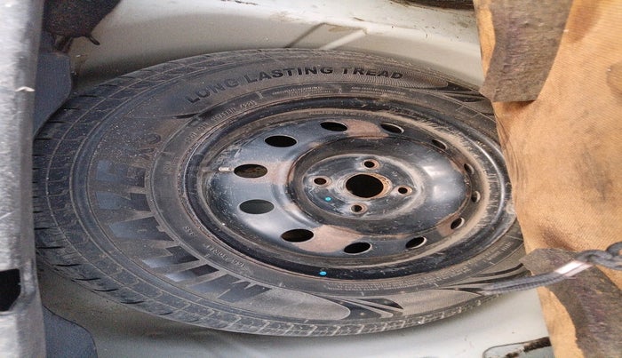 2014 Maruti Swift Dzire VDI, Diesel, Manual, 1,04,375 km, tyre