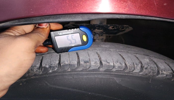 2012 Honda City 1.5L I-VTEC V MT, Petrol, Manual, 1,18,729 km, tyre