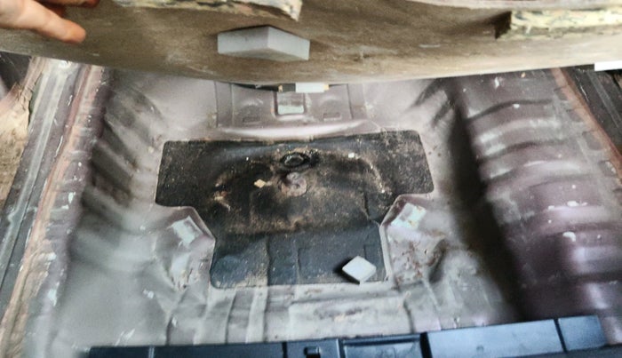 2012 Honda City 1.5L I-VTEC V MT, Petrol, Manual, 1,18,729 km, tyre