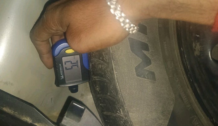 2024 Maruti Swift VXi (O), Petrol, Manual, 37,408 km, tyre