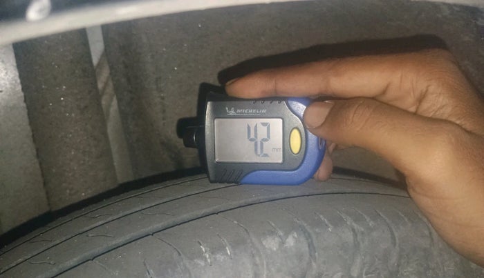 2024 Maruti Swift VXi (O), Petrol, Manual, 37,408 km, tyre