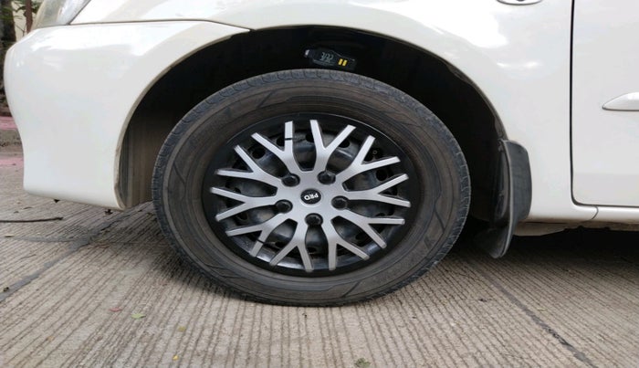 2011 Toyota Etios G, Petrol, Manual, 73,957 km, tyre