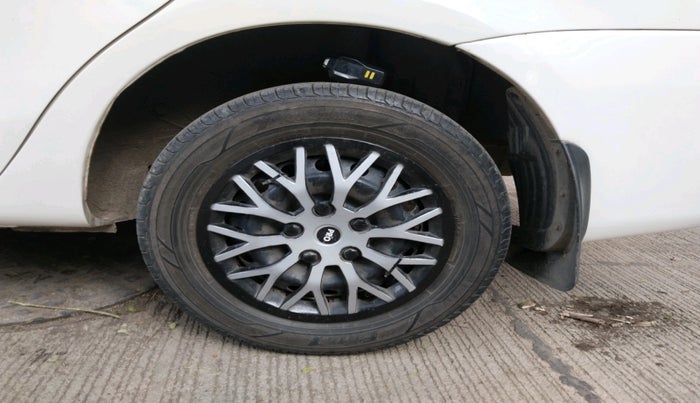 2011 Toyota Etios G, Petrol, Manual, 73,957 km, tyre