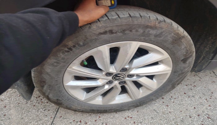 2021 Volkswagen TAIGUN HIGHLINE 1.0 TSI AT, Petrol, Automatic, 71,405 km, tyre