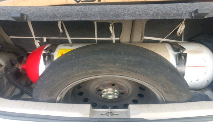 2020 Maruti Celerio VXI CNG, Petrol, Manual, 86,245 km, tyre