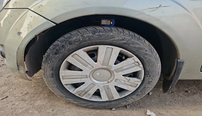 2010 Ford Figo ZXI 1.2 PETROL, Petrol, Manual, 32,975 km, tyre