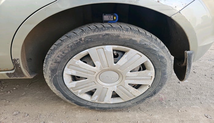 2010 Ford Figo ZXI 1.2 PETROL, Petrol, Manual, 32,975 km, tyre