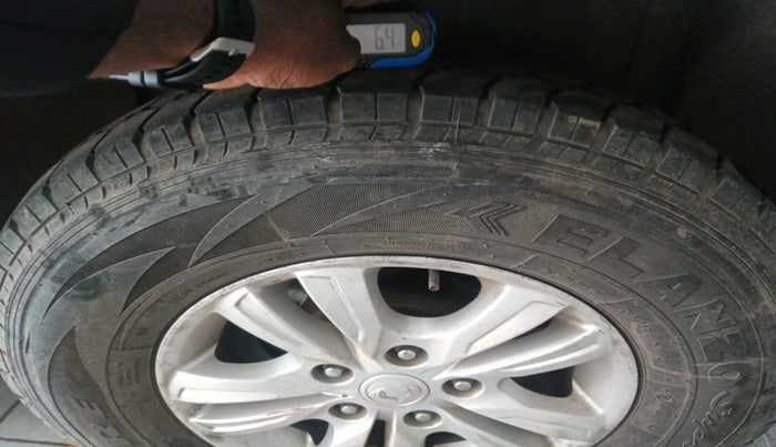 2013 Ssangyong Rexton RX7, Diesel, Automatic, 1,41,109 km, tyre