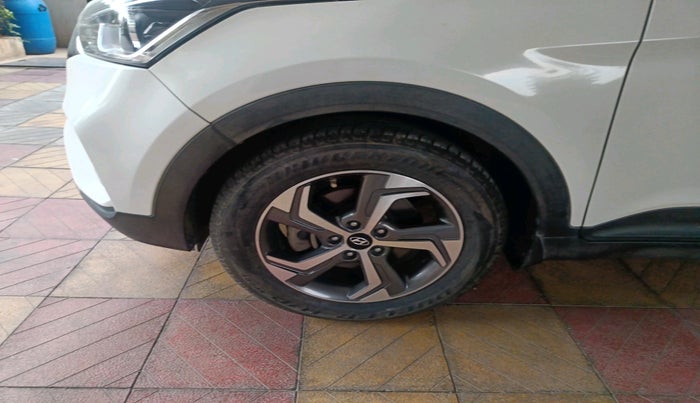 2018 Hyundai Creta SX AT 1.6 PETROL, Petrol, Automatic, 1,01,184 km, tyre