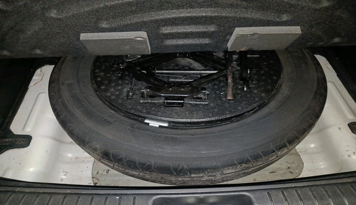 2018 Hyundai Creta SX AT 1.6 PETROL, Petrol, Automatic, 1,01,184 km, tyre