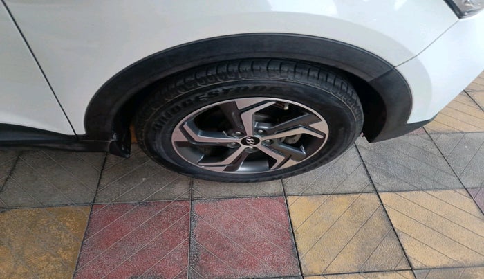 2018 Hyundai Creta SX AT 1.6 PETROL, Petrol, Automatic, 1,01,184 km, tyre