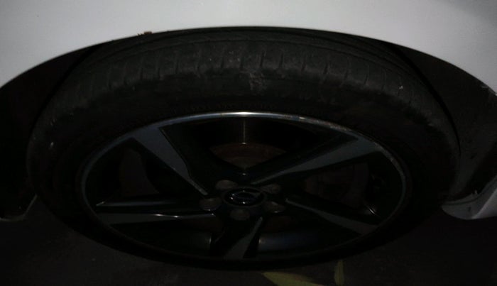 2015 Volvo V 40 D3 R design, Diesel, Automatic, 1,09,698 km, tyre