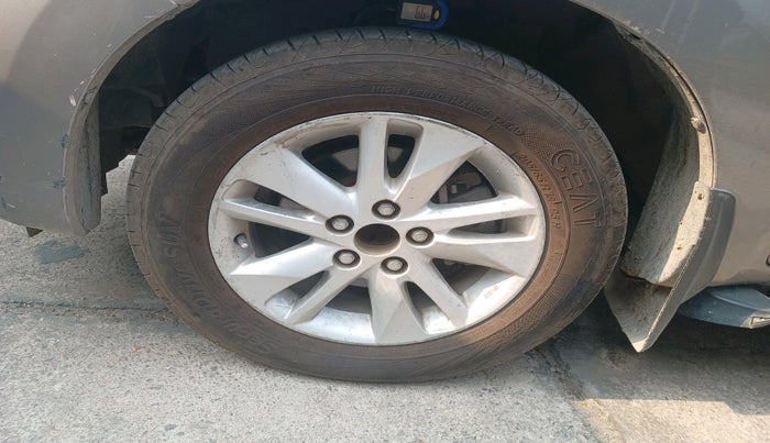 2018 Toyota Innova Crysta 2.4 GX 7 STR, Diesel, Manual, 64,032 km, tyre