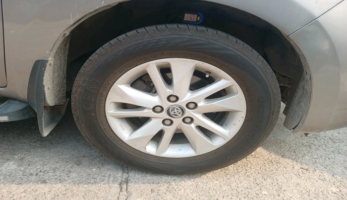 2018 Toyota Innova Crysta 2.4 GX 7 STR, Diesel, Manual, 64,032 km, tyre