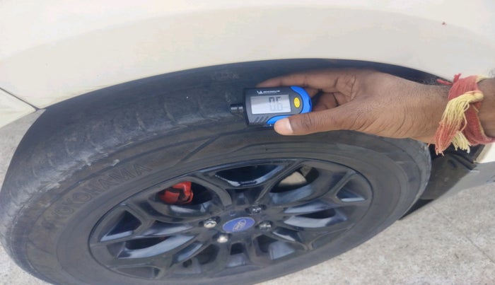 2013 Ford Ecosport TITANIUM 1.5L DIESEL, Diesel, Manual, 1,17,843 km, tyre