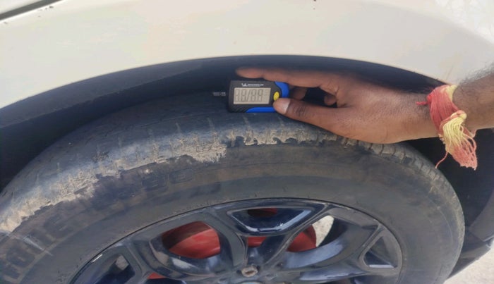 2013 Ford Ecosport TITANIUM 1.5L DIESEL, Diesel, Manual, 1,17,843 km, tyre