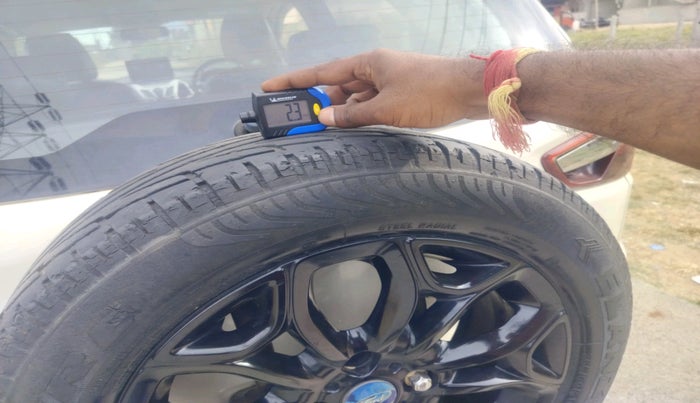 2013 Ford Ecosport TITANIUM 1.5L DIESEL, Diesel, Manual, 1,17,843 km, tyre