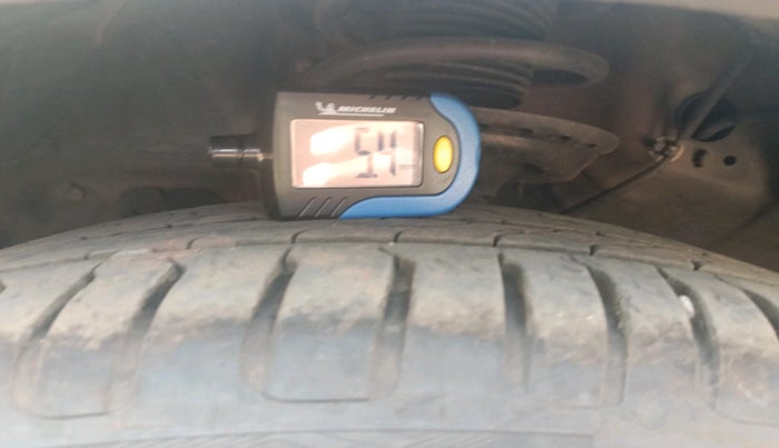 2019 Hyundai Creta SX (O) 1.6 PETROL, Petrol, Manual, 1,15,712 km, tyre