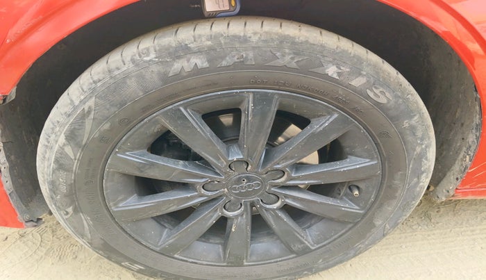 2015 Audi A3 35 TDI LIMOUSINE, Diesel, Manual, 2,19,578 km, tyre