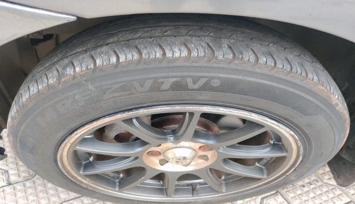 2013 Toyota Etios Liva GD, Diesel, Manual, 1,20,525 km, tyre