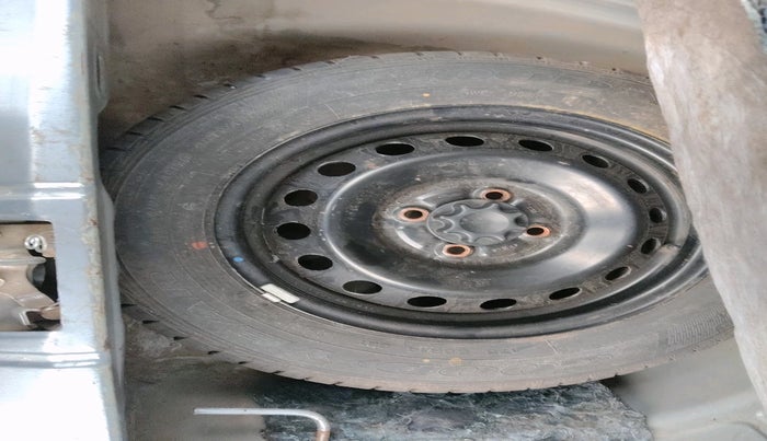 2013 Toyota Etios Liva GD, Diesel, Manual, 1,20,525 km, tyre