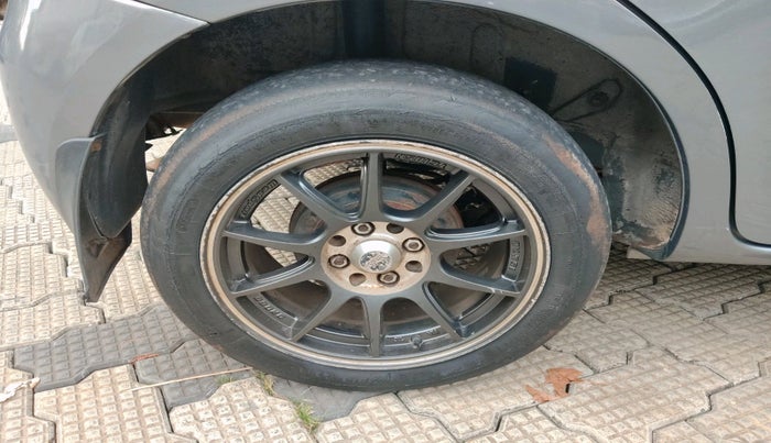 2013 Toyota Etios Liva GD, Diesel, Manual, 1,20,525 km, tyre