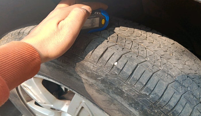 2013 Mahindra XUV500 W8, Diesel, Manual, 1,52,567 km, tyre