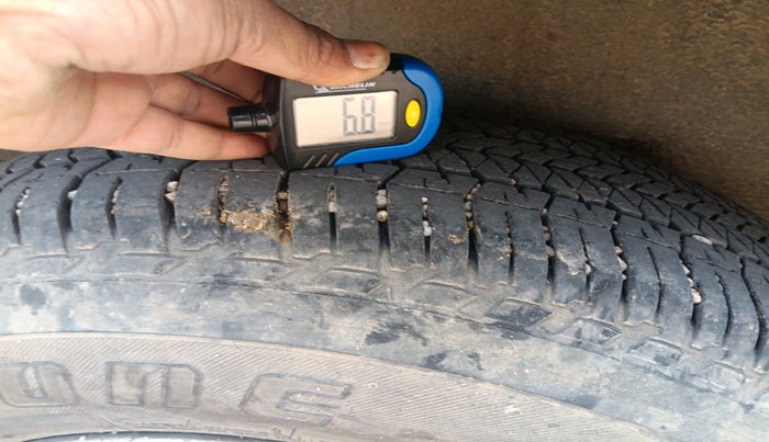 2013 Mahindra XUV500 W8, Diesel, Manual, 1,52,567 km, tyre