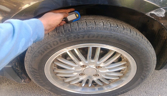 2010 Maruti Swift VXI, Petrol, Manual, 93,124 km, tyre