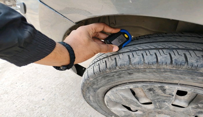 2017 Maruti Wagon R 1.0 LXI CNG (O), Petrol, Manual, 1,08,428 km, tyre