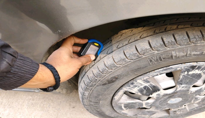 2017 Maruti Wagon R 1.0 LXI CNG (O), Petrol, Manual, 1,08,428 km, tyre